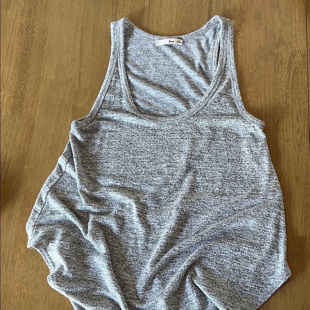 Aritzia Wilfred Free, grey tank, scoop neck, XS